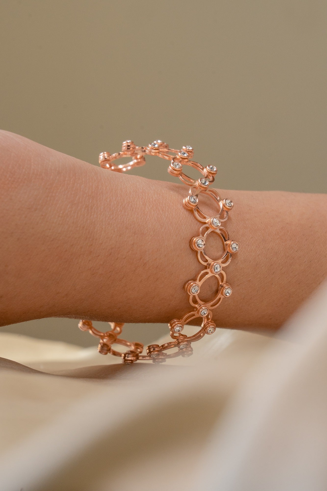 Retractable Bracelet-Ring